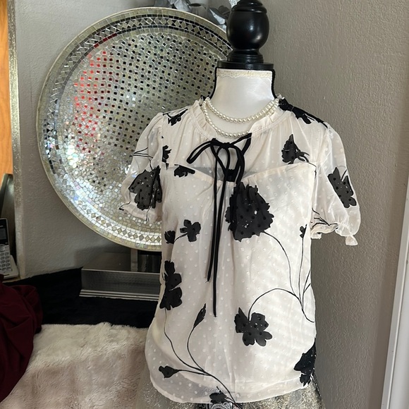 Monteau Tops - NWOT! Monteau Los Angeles Cream and Black Floral Blouse